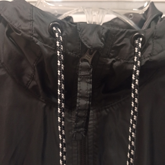 Women's Columbia Sandy Sail Hood Windbreaker Jacket. Size medium - Picture 7 of 12